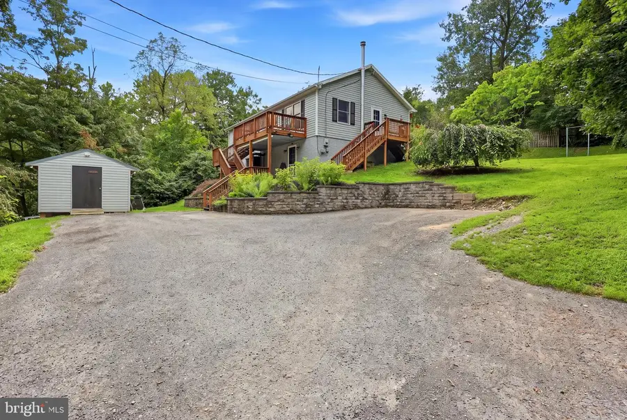 374 Columbia St, Harpers Ferry, WV 25425 - #2