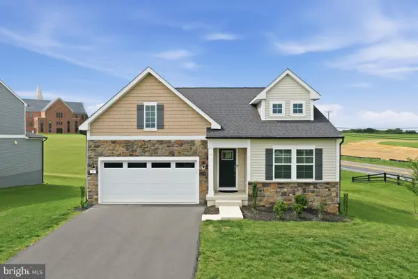 2 Edinburgh Ct, CHARLES TOWN, WV 25414