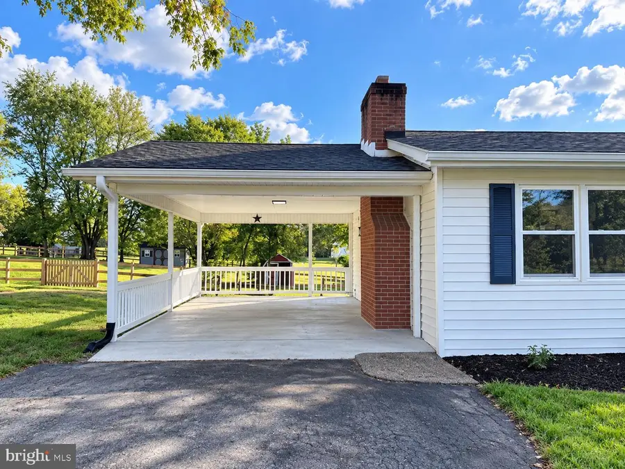 1422 Tuscawilla Dr, Charles Town, WV 25414 - #2