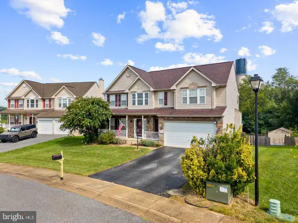451 Hughs Rd, CHARLES TOWN, WV 25414