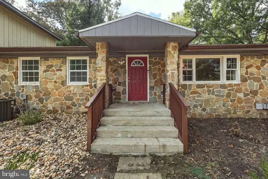 519 Keyes Gap Rd, Harpers Ferry, WV 25425 - #2
