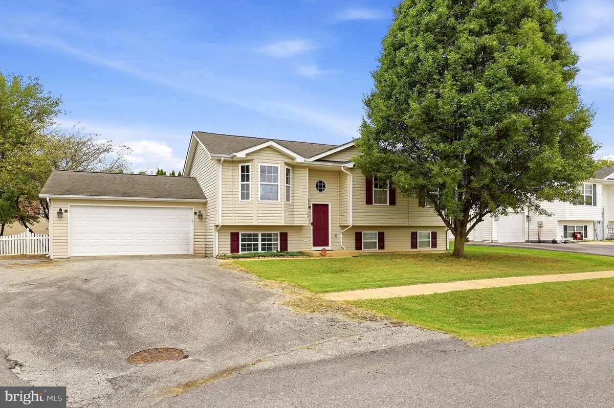 105 Brin Dr, Ranson, WV 25438 - #1