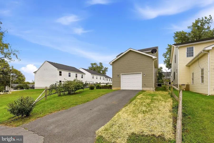 104 Center St, Charles Town, WV 25414 - #2