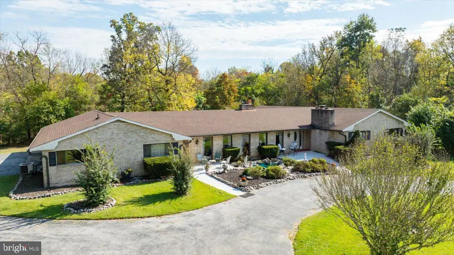 387 Woodbury Dr, Kearneysville, WV 25430 - #3