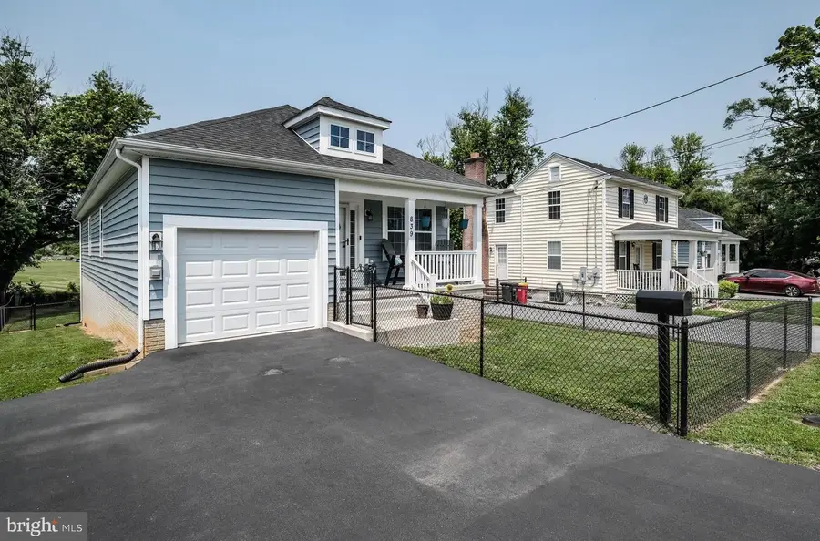 839 Jefferson Ave, Charles Town, WV 25414 - #2