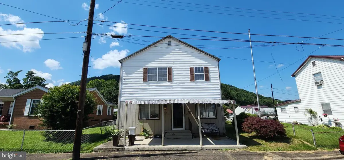 502 Alexander St, Cedar Grove, WV 25039 - #1