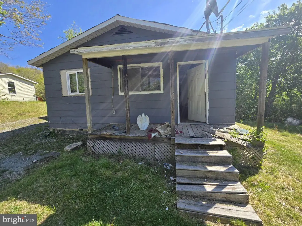 440 Bird Ln, Bluefield, WV 24701 - #1