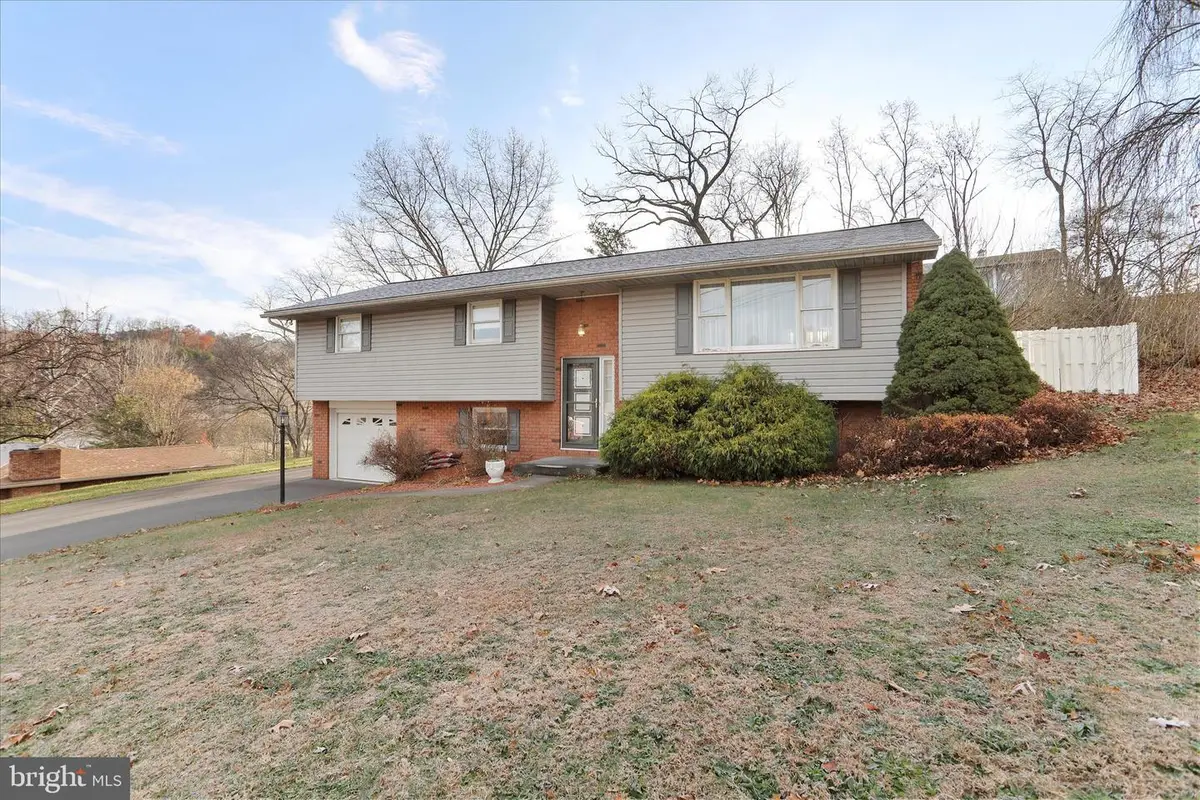79 Leon Dr, Fort Ashby, WV 26719 - Image #1