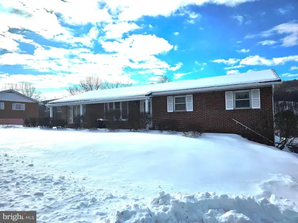 82 Foxall St, WILEY FORD, WV 26767