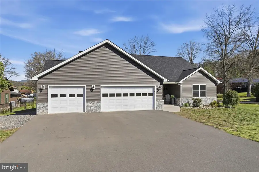 41 Leota St, Fort Ashby, WV 26719 - #2