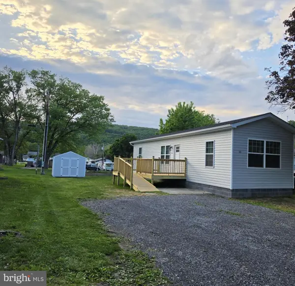 30 S Skyline Dr, RIDGELEY, WV 26753