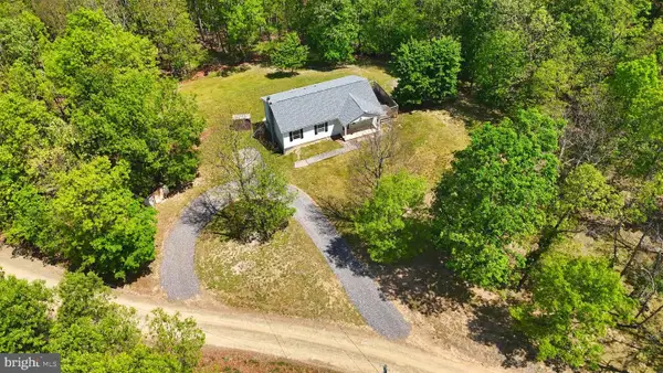402 Nugget Ln, KEYSER, WV 26726