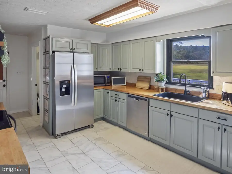 2754 Luther Michael Rd, Berkeley Springs, WV 25411 - Image #3