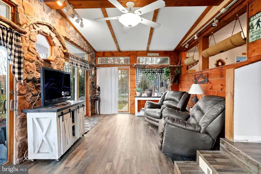 516 Roberts Rd, Great Cacapon, WV 25422 - Image #2