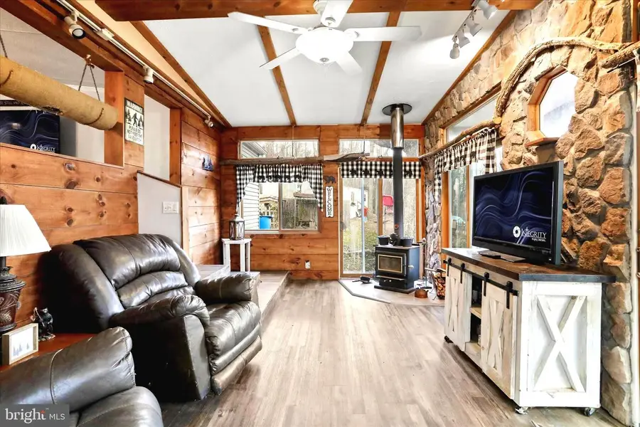 516 Roberts Rd, Great Cacapon, WV 25422 - Image #3