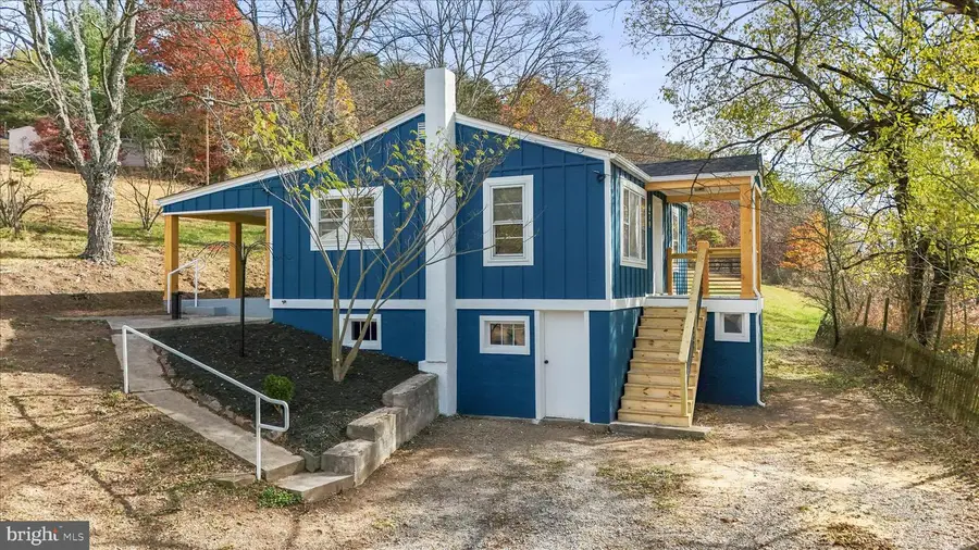 679 Winchester Grade Rd, Berkeley Springs, WV 25411 - Image #2