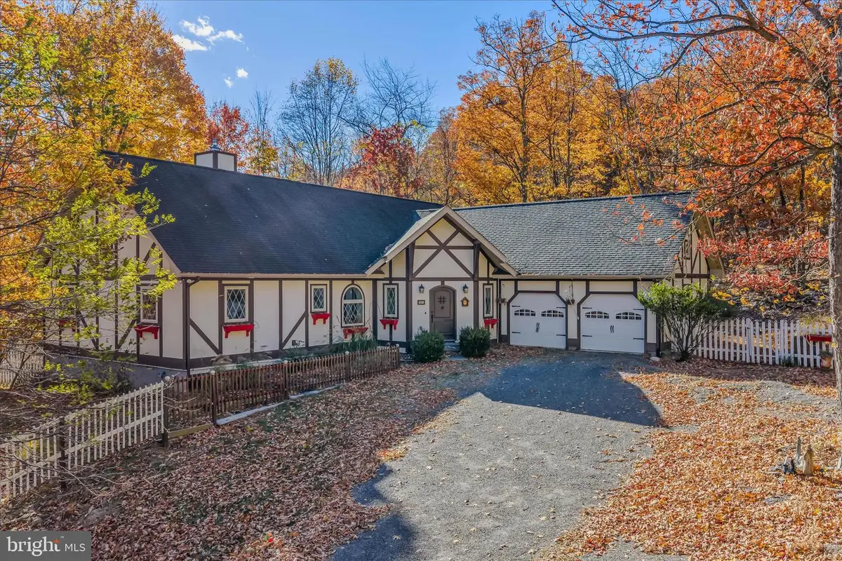 601 Parkside Ter, Berkeley Springs, WV 25411 - Image #1