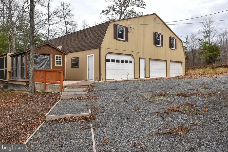 547 Mawani Village Ln, Berkeley Springs, WV 25411 - Image #2