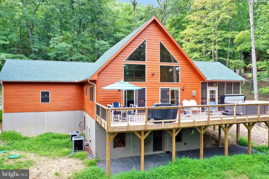 388 Bobcat Dr, Berkeley Springs, WV 25411 - Image #2