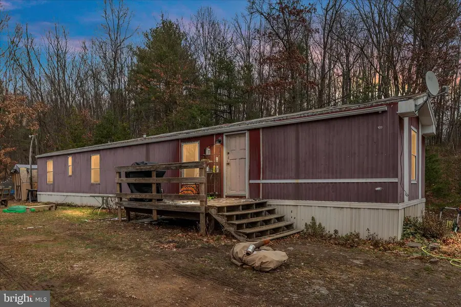 985 Waugh Rd, Berkeley Springs, WV 25411 - Image #2