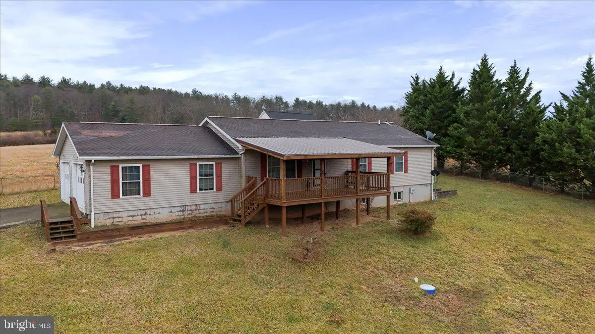 35 Waterstone Ln, Berkeley Springs, WV 25411 - Image #1