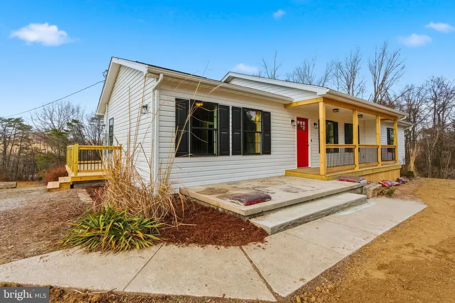 14 Anderson Ct, Berkeley Springs, WV 25411 - Image #2