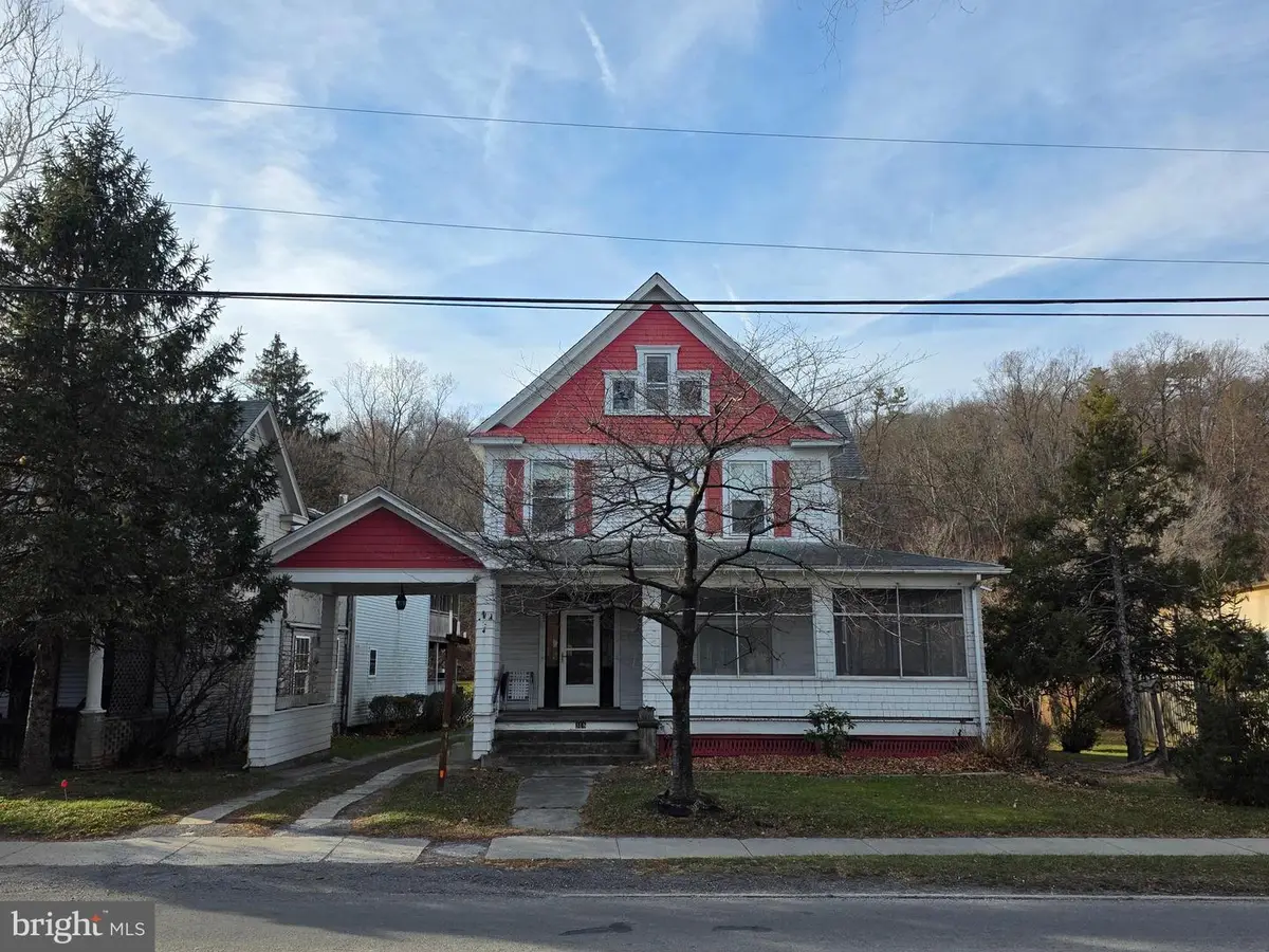 318 S Washington St, Berkeley Springs, WV 25411 - Image #1