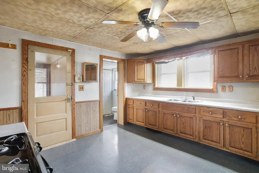 12725 Winchester Grade Rd, Berkeley Springs, WV 25411 - Image #3