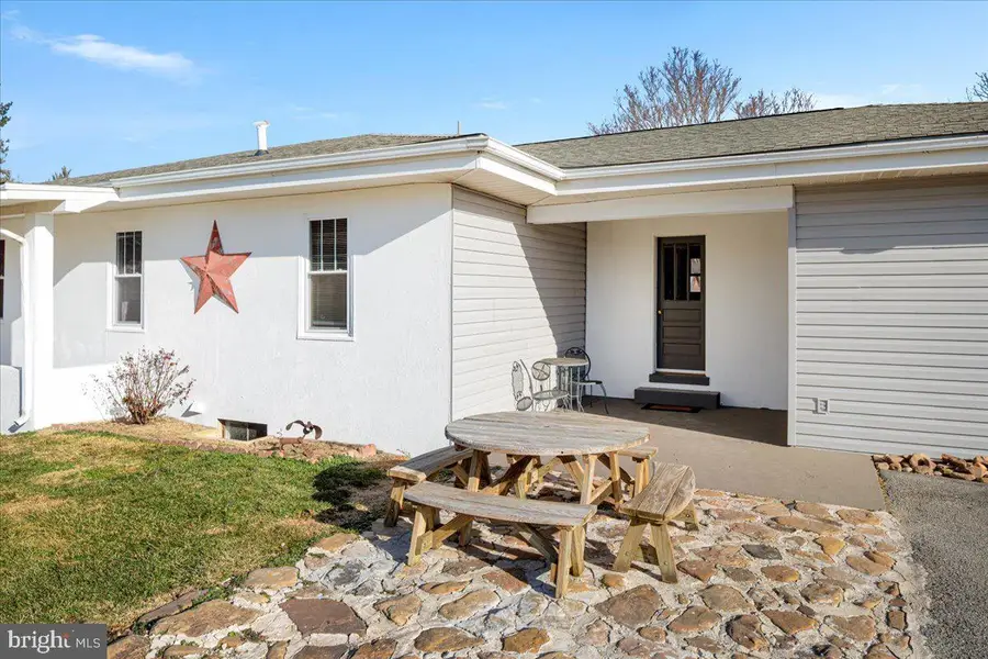 73 Marquise Ln, Berkeley Springs, WV 25411 - Image #2