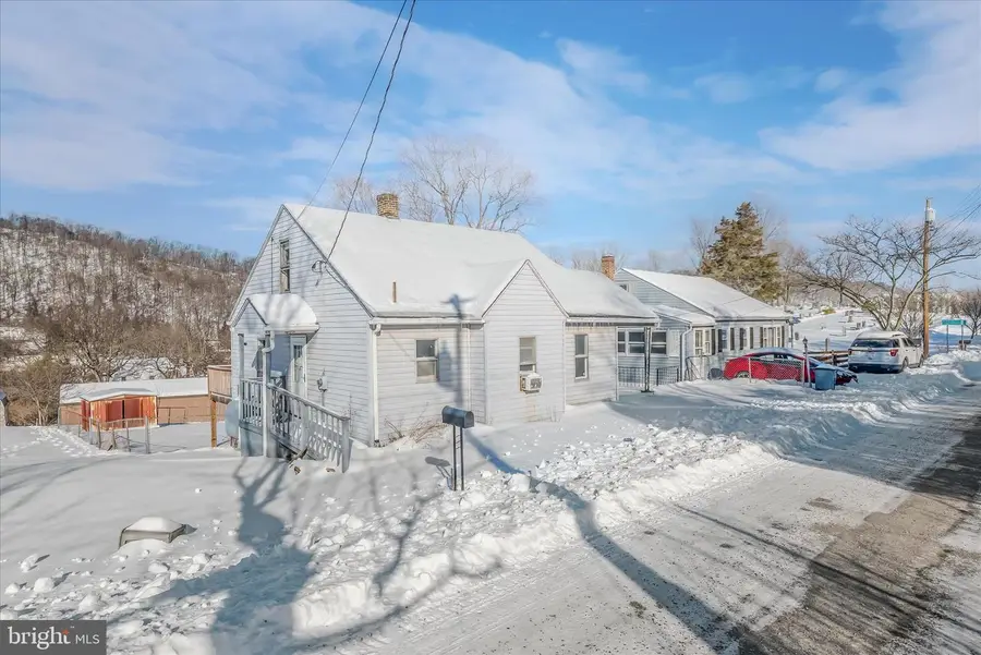 310 Greenway Dr, Berkeley Springs, WV 25411 - Image #3