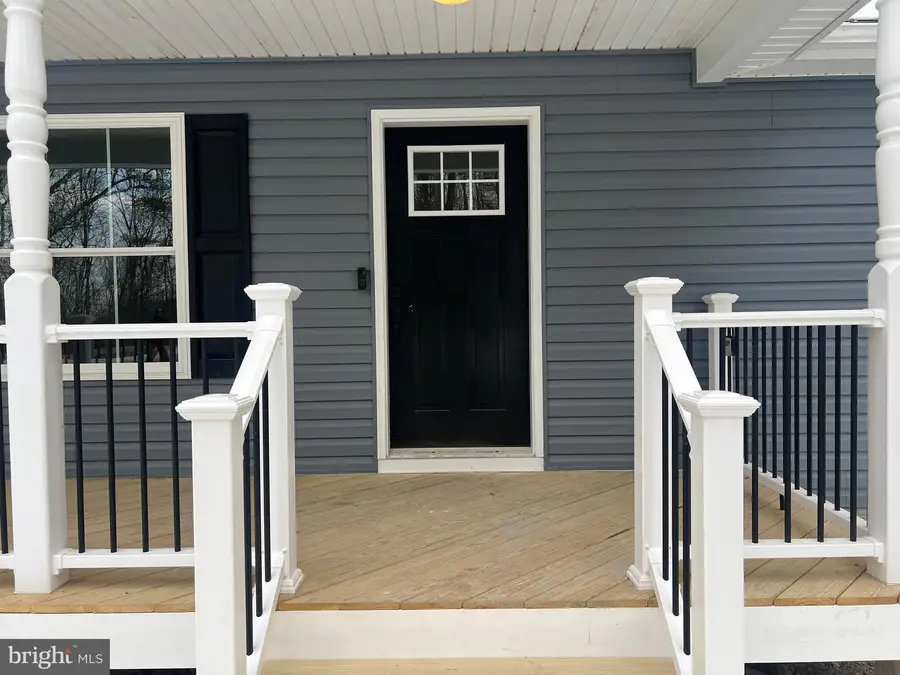 256 Roundtop Ln, Berkeley Springs, WV 25411 - Image #2