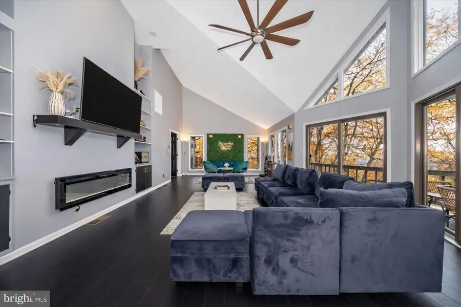 579 Bobcat Dr, Berkeley Springs, WV 25411 - #3