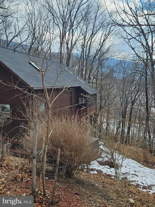 785 Stellar, GREAT CACAPON, WV 25422