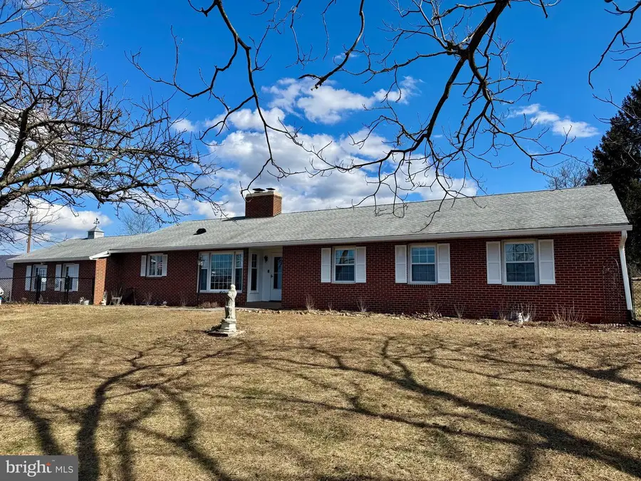 2431 Highland Ridge Rd, Berkeley Springs, WV 25411 - #3