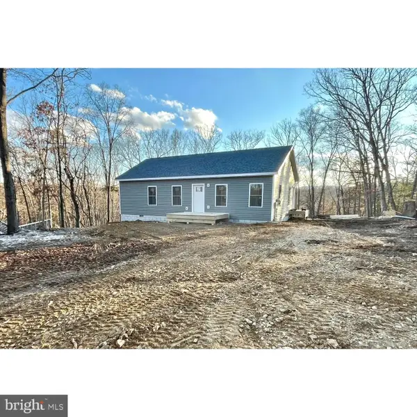 233 Young Ln, BERKELEY SPRINGS, WV 25411