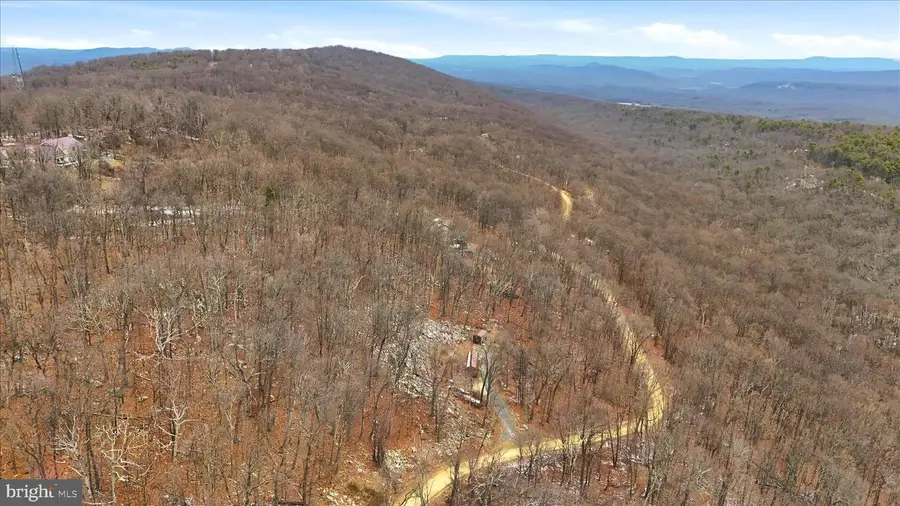 117 Roberts Rd, Great Cacapon, WV 25422 - #3