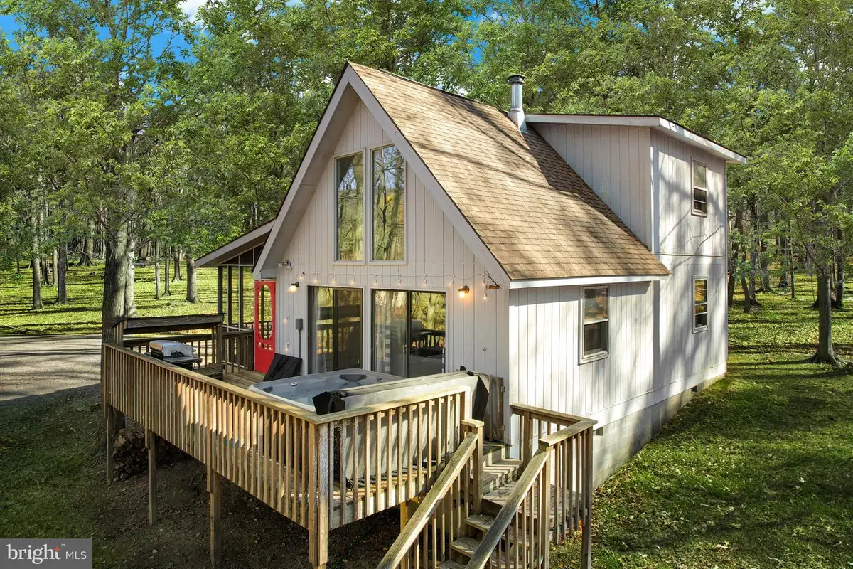 126 Flagstone Ln, Berkeley Springs, WV 25411 - #1