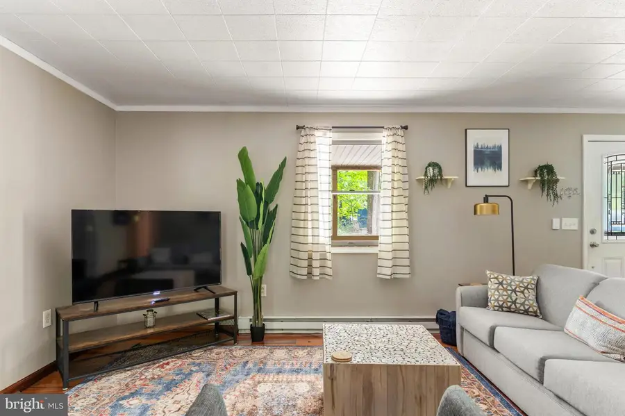 21 Cubby Hole Ln, Berkeley Springs, WV 25411 - #3