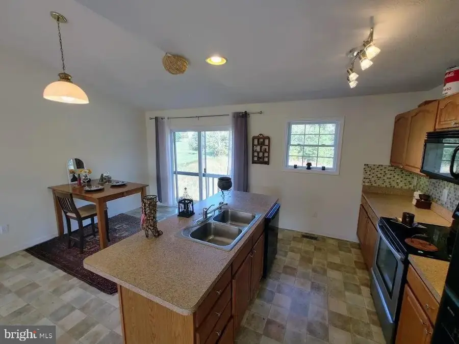 73 Snake Eyes Ln, Berkeley Springs, WV 25411 - #3