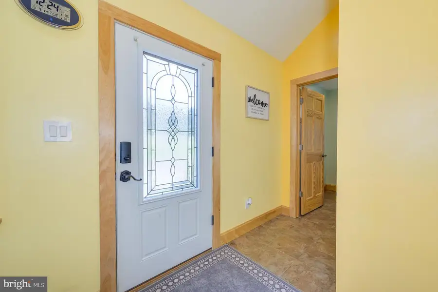 30 Clara Ln, Berkeley Springs, WV 25411 - #2