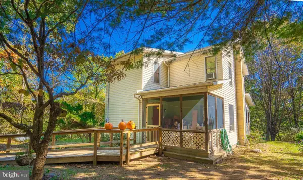 295 Greenwoods Dr, BERKELEY SPRINGS, WV 25411