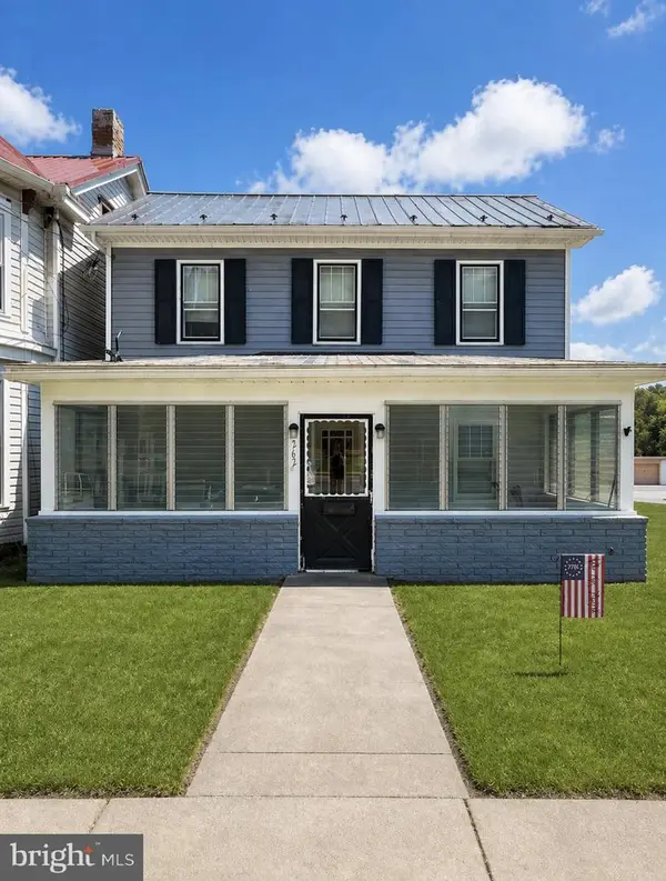 262 N Washington St, BERKELEY SPRINGS, WV 25411