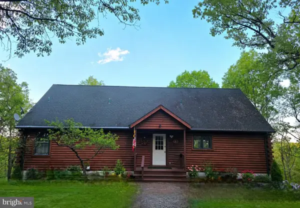 1052 Parkside Dr, BERKELEY SPRINGS, WV 25411