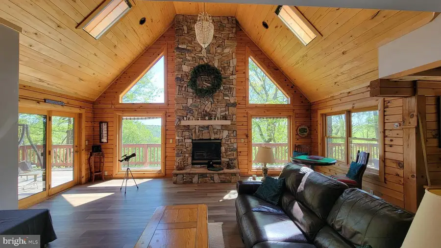 1052 Parkside Dr, Berkeley Springs, WV 25411 - #2