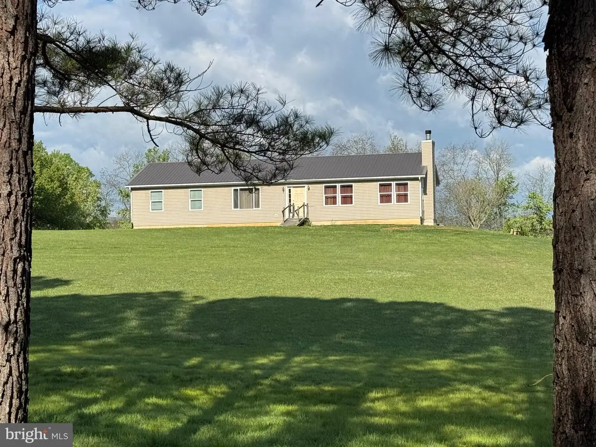 1660 Highland Ridge Rd, Berkeley Springs, WV 25411 - #1