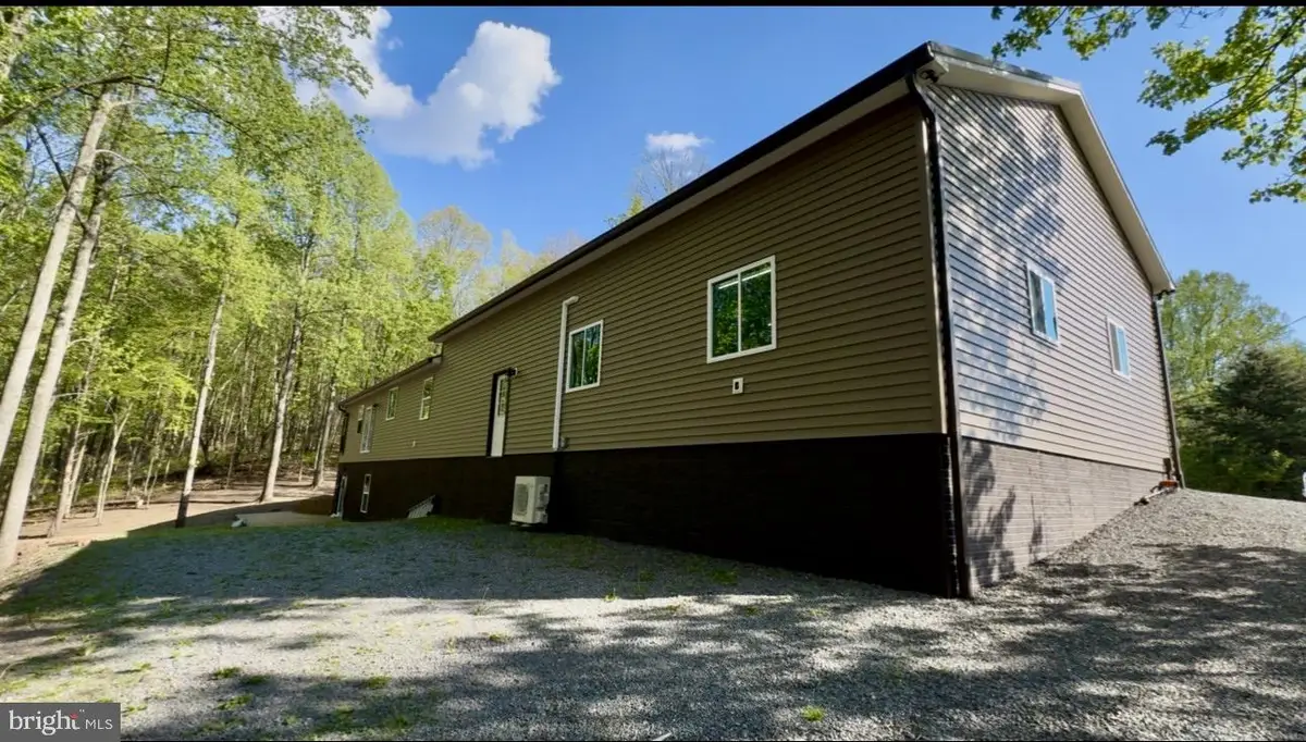 859 Hank Ln, Berkeley Springs, WV 25411 - #1