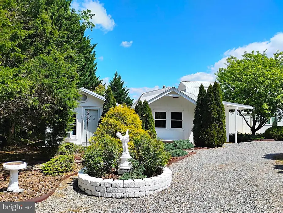187 Sunny Meadow Pl, Berkeley Springs, WV 25411 - #3