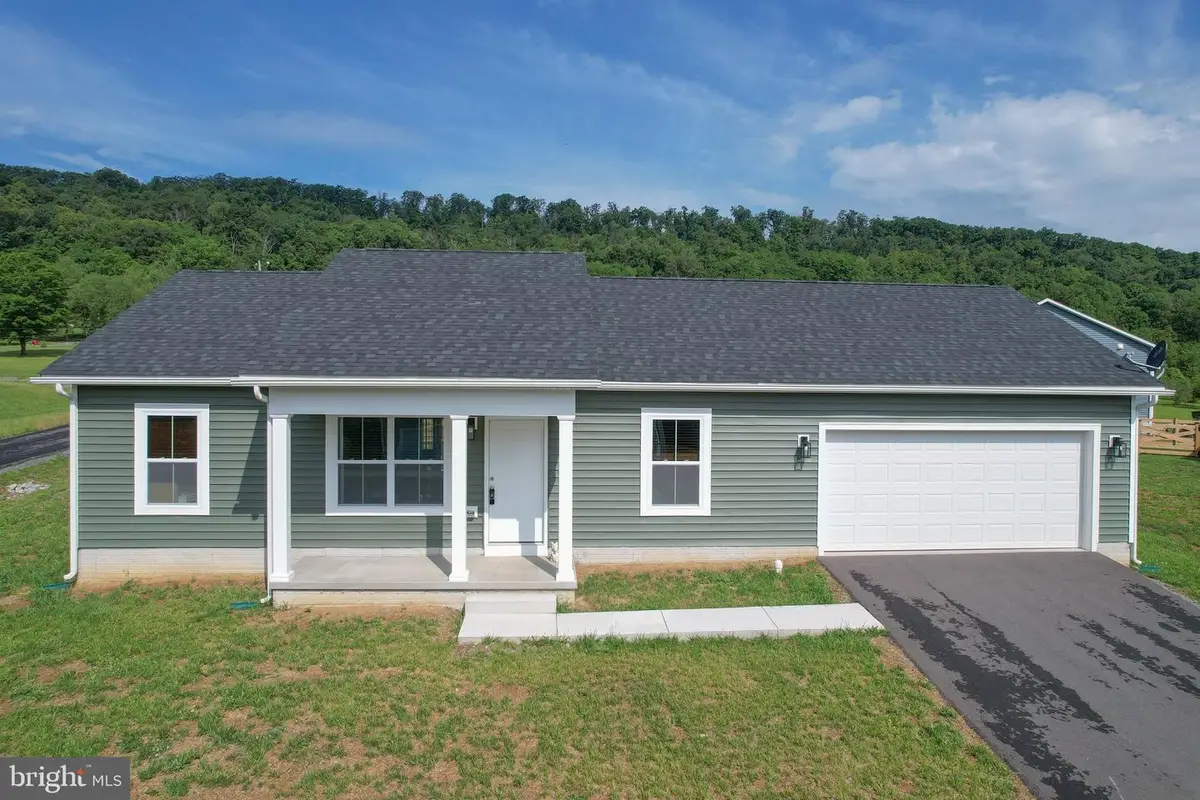 147 Greg Dr, Berkeley Springs, WV 25411 - #1