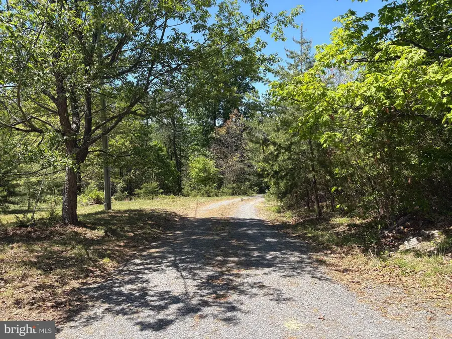 242 Rankin Ln, Berkeley Springs, WV 25411 - #3