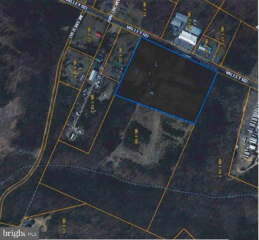 4539 Valley Rd, Berkeley Springs, WV 25411 - #2
